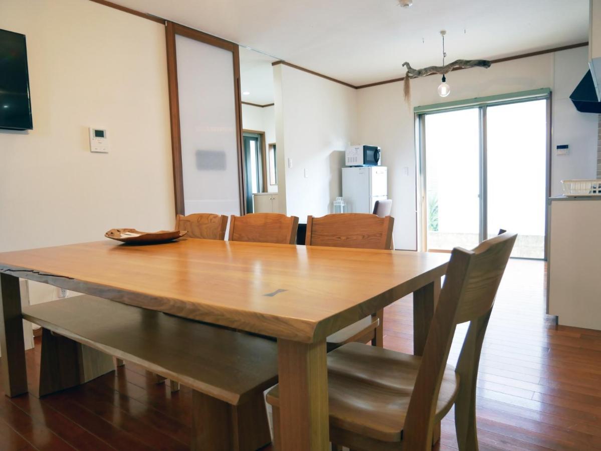 子供部屋のある一棟貸切り 奄宿り Amayadori Амами Экстерьер фото
